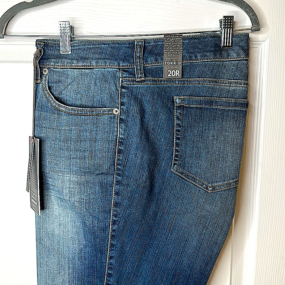 Don’t miss OUT 👀! NWT - fresh pair of skinny 👖 anyone? These are premium ultra - Picture 4 of 16